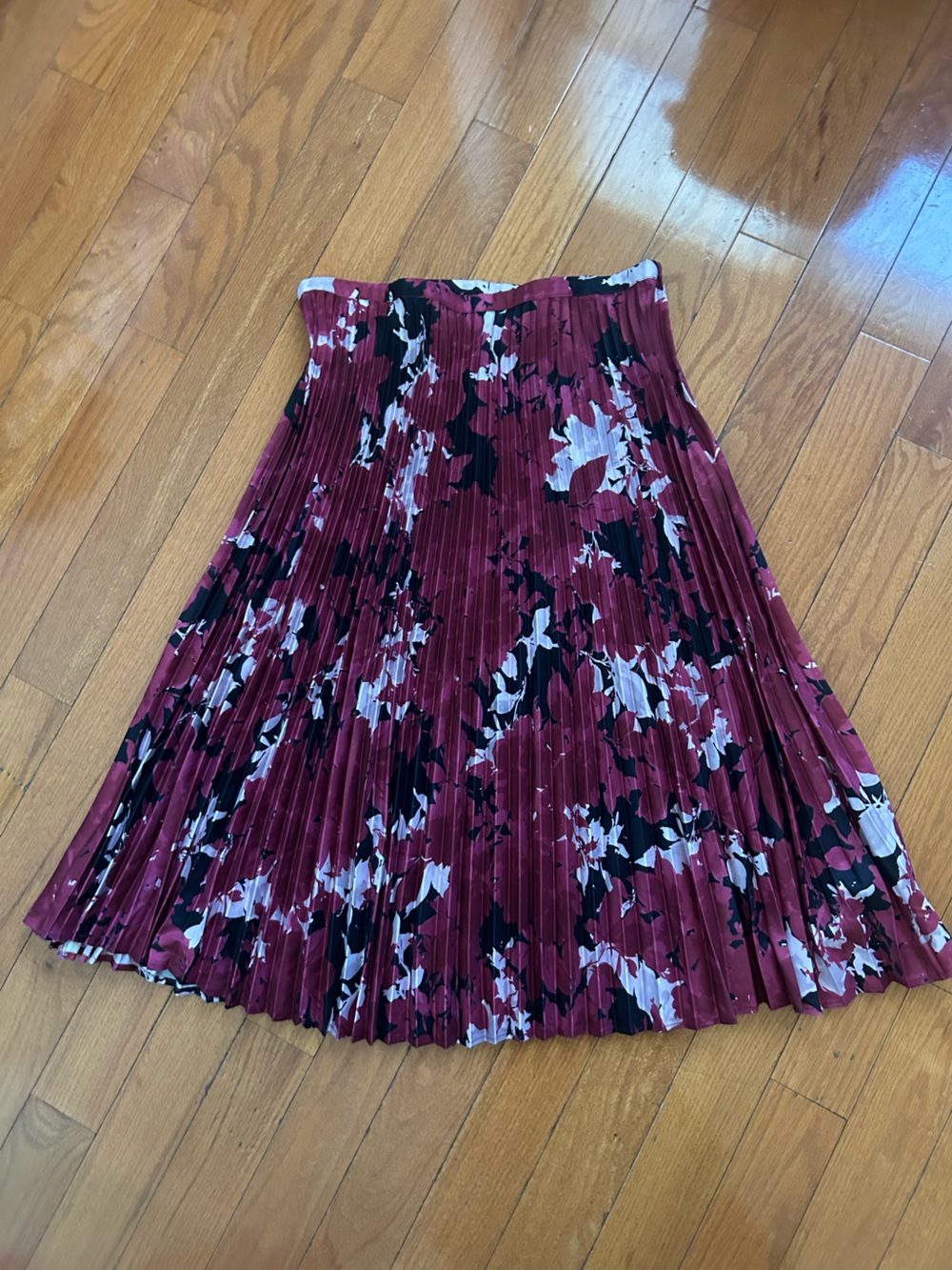 NWT Banana Republic Pleated Floral Midi Skirt - Burgundy, Black & White